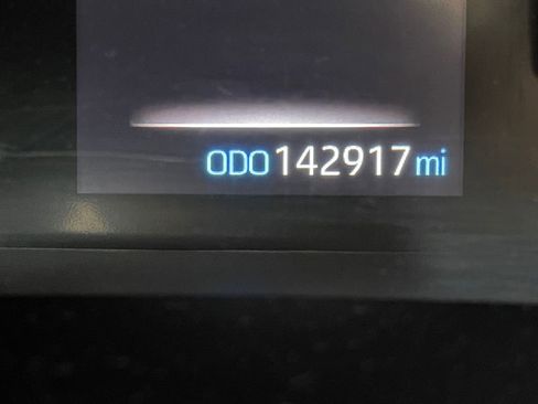 Used 2022 Toyota RAV4 LE AWD/4WD image 14