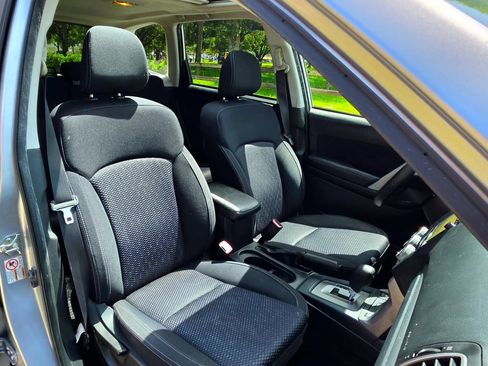 Used 2016 Subaru Forester 2.5i Premium w/ All-Weather Package AWD/4WD image 5