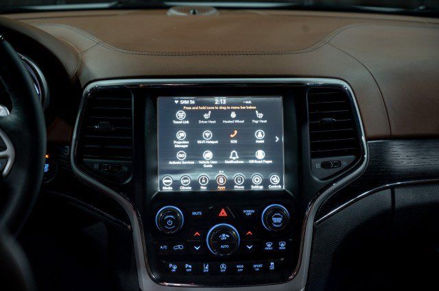 Used 2018 Jeep Grand Cherokee Summit AWD/4WD image 15