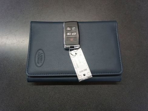 Used 2020 Land Rover Discovery Sport S image 17