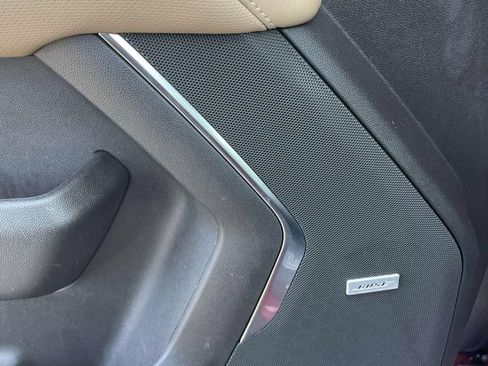 Used 2021 Chevrolet Tahoe Premier w/ Premium Package AWD/4WD image 22