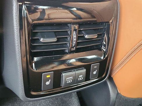Certified 2022 Toyota Avalon Limited w/ Advanced Safety Package FWD image 12