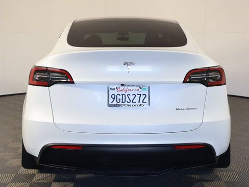 Used 2023 Tesla Model Y Long Range AWD/4WD image 5