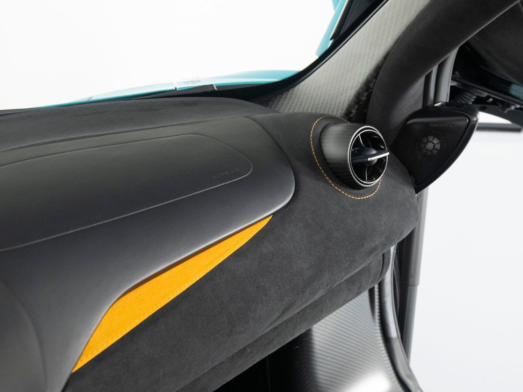 Used 2024 McLaren 750S Spider RWD image 31