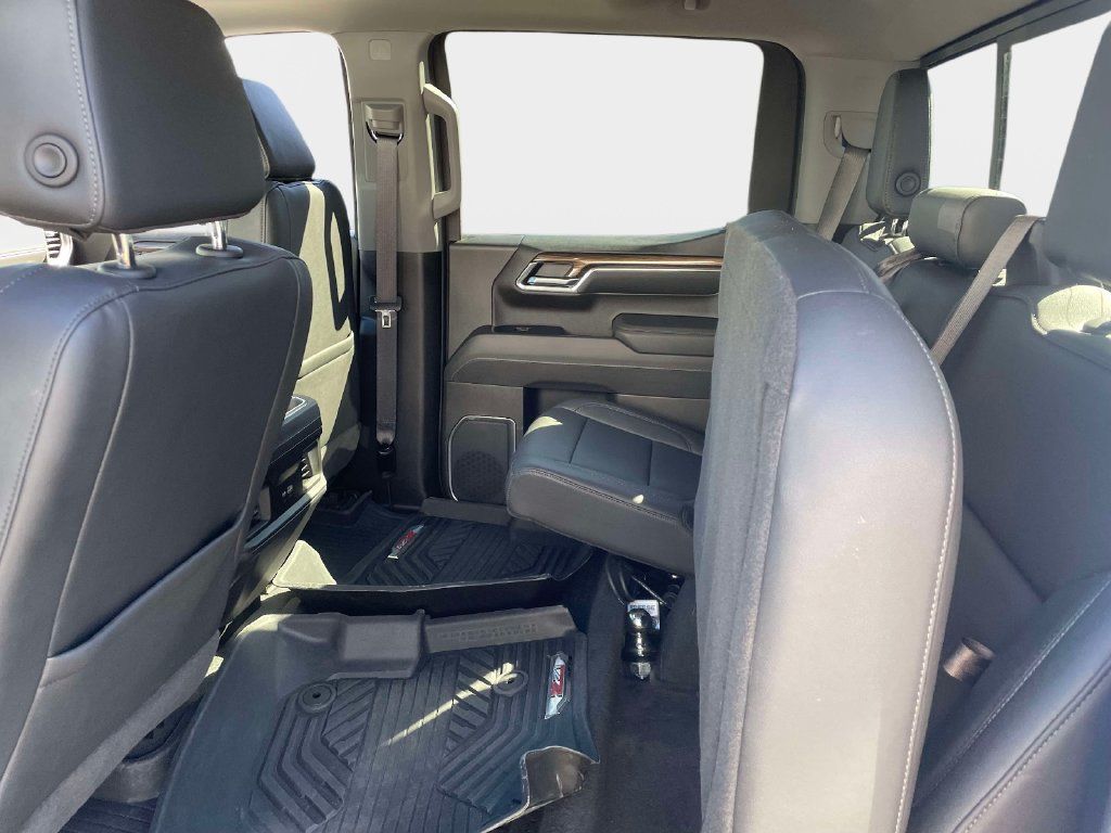 Used 2025 Chevrolet Silverado 1500 LT Trail Boss w/ Convenience Package II AWD/4WD image 16