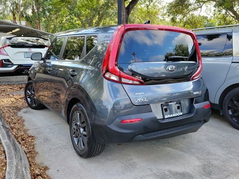 Used 2025 Kia Soul LX w/ LX Technology Package FWD image 6