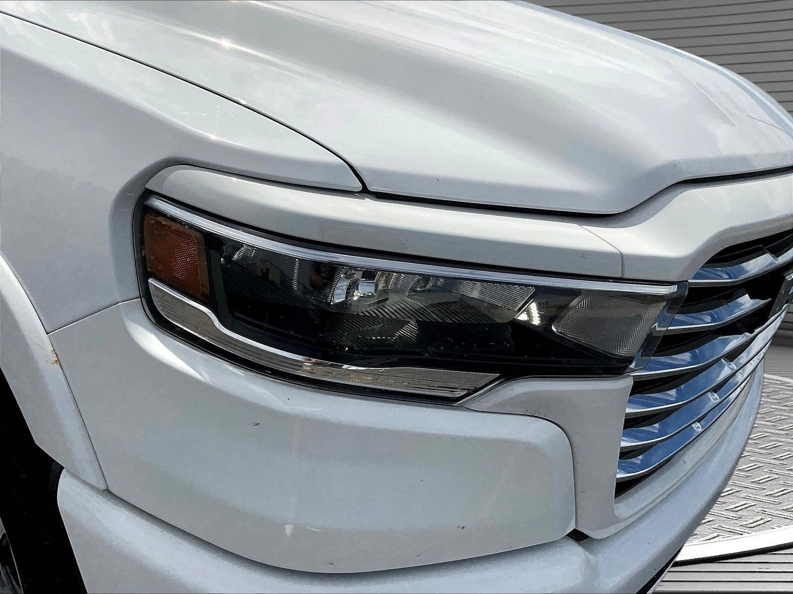 Used 2025 RAM 1500 Laramie w/ Laramie Southwest Edition AWD/4WD image 27