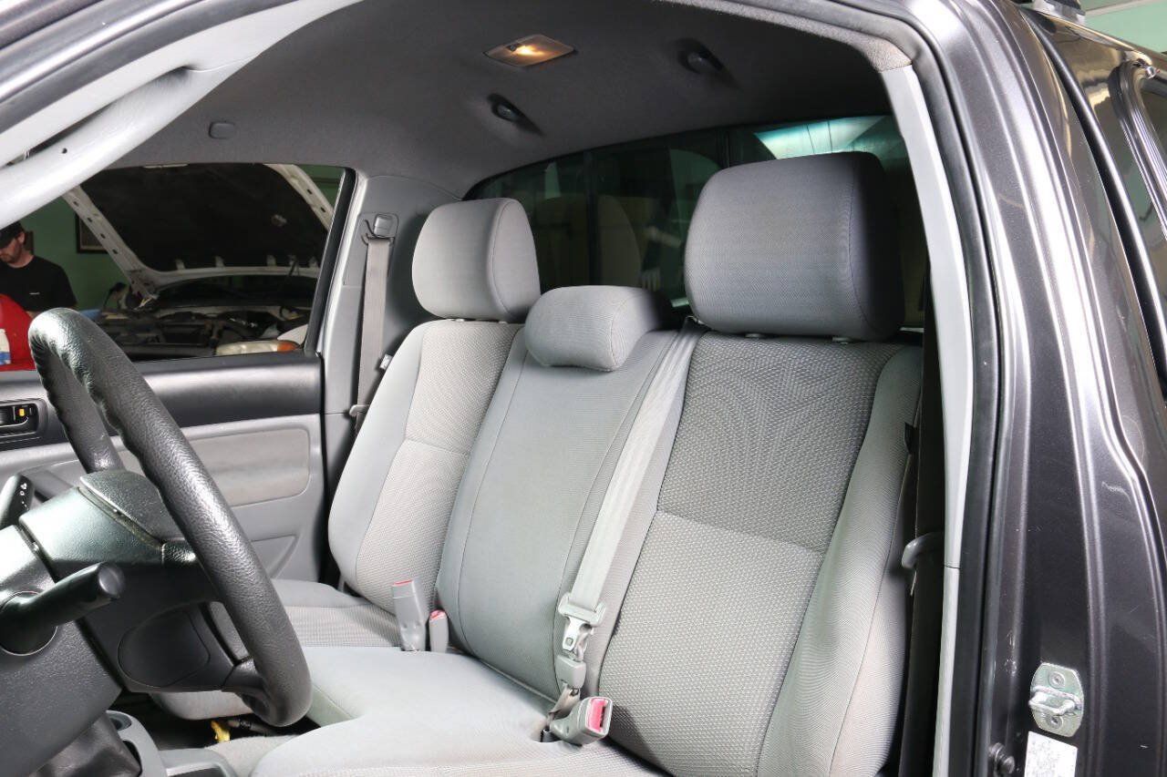 Used 2011 Toyota Tacoma 2WD Regular Cab image 41