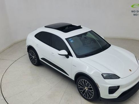 Used 2025 Porsche Macan Electric RWD image 79