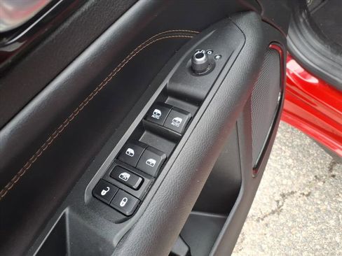 Used 2023 Jeep Compass Limited image 20