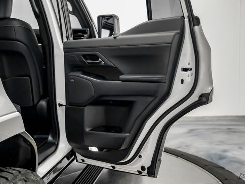 Used 2025 Lexus GX 550 w/ Accessory Package (2T) image 92