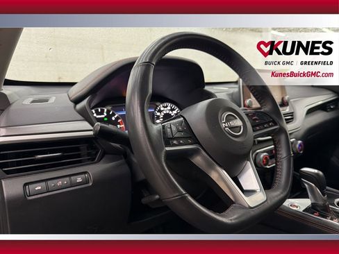 Used 2025 Nissan Altima 2.5 SR image 15