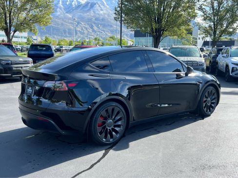 Used 2022 Tesla Model Y Performance AWD/4WD image 7