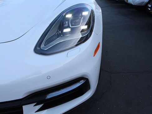 Used 2018 Porsche Panamera 4 image 11