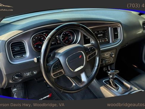 Used 2020 Dodge Charger SXT w/ Leather Interior Group RWD image 10