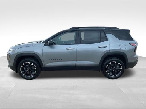 New 2026 Chevrolet Equinox RS w/ Convenience Package III FWD image 2