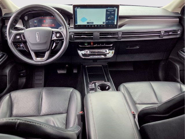 Used 2024 Lincoln Corsair Reserve FWD image 7