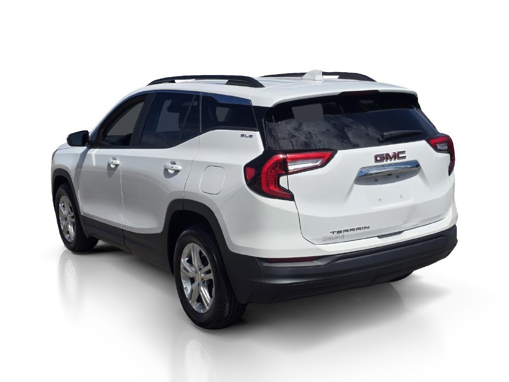 Used 2024 GMC Terrain SLE w/ Driver Convenience Package FWD image 8