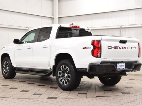 Used 2024 Chevrolet Colorado Z71 w/ Z71 Convenience Package 2 AWD/4WD image 6