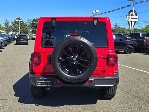 Certified 2025 Jeep Wrangler Unlimited Sahara image 5