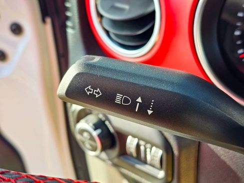 Used 2021 Jeep Gladiator Rubicon image 17