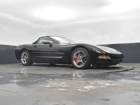 Used 2000 Chevrolet Corvette Base w/ Performance Handling Pkg image 35