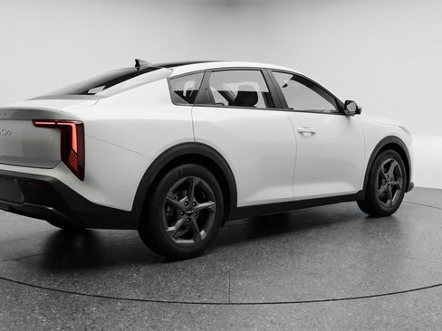 Used 2025 Kia K4 FWD image 9