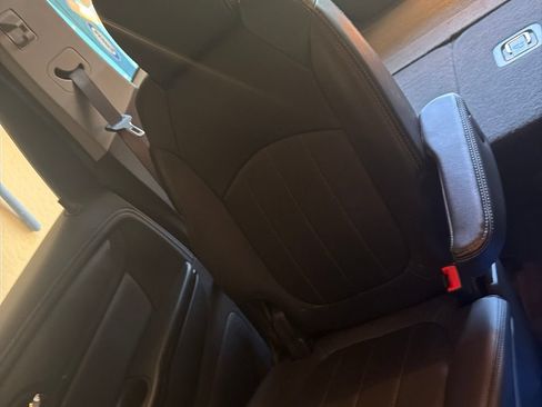 Used 2017 Chevrolet Traverse Premier FWD image 4