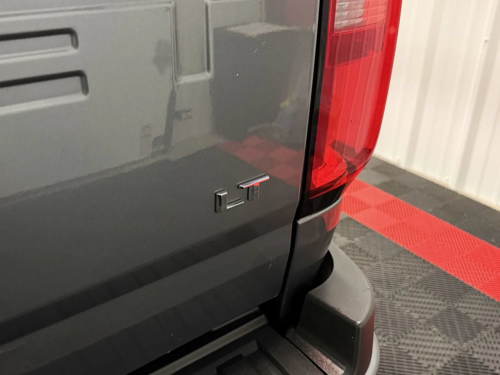 Used 2022 Chevrolet Colorado LT w/ Fleet Safety Package RWD image 16