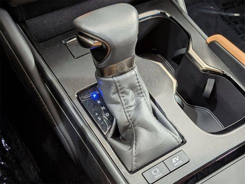 Certified 2024 Lexus ES 300h w/ Premium Package image 28