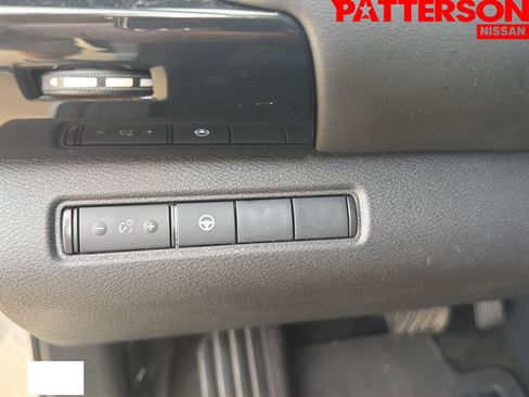 Used 2024 Nissan Pathfinder SV FWD image 10