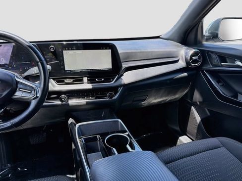 Used 2025 Chevrolet Equinox LT w/ Safety and Technology Package FWD image 23