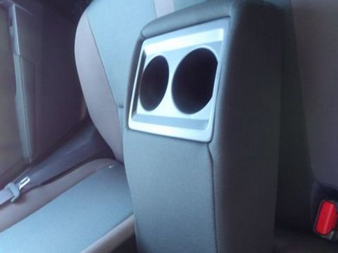 Used 2017 Toyota Corolla LE w/ Carpet Mat Package (TMS) FWD image 10