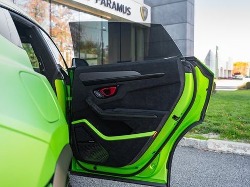 Used 2024 Lamborghini Urus Performante image 27