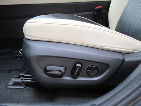 Used 2023 Lexus NX 250 FWD w/ Premium Package image 32