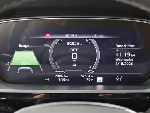 Used 2024 Audi Q8 e-tron Prestige image 15