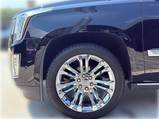 Used 2020 Cadillac Escalade Premium Luxury w/ LPO, Radiant Package RWD image 4