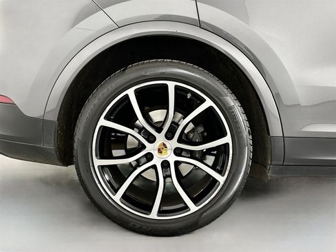 Used 2020 Porsche Cayenne image 13