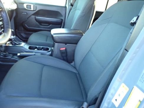 Used 2018 Jeep Wrangler Unlimited Sport S image 17