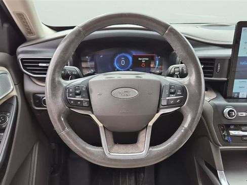 Used 2020 Ford Explorer Platinum w/ Premium Technology Package AWD/4WD image 12