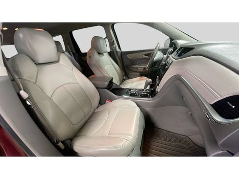 Used 2015 Chevrolet Traverse LT FWD image 17
