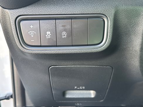 Used 2025 Kia Soul LX image 14