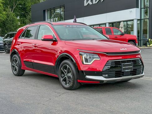 Certified 2023 Kia Niro FWD image 1