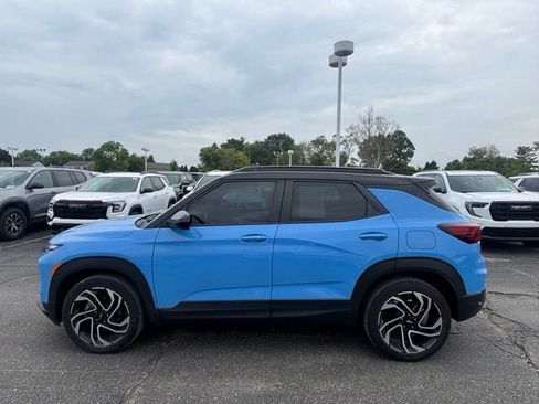 Used 2024 Chevrolet TrailBlazer RS w/ Convenience Package AWD/4WD image 9