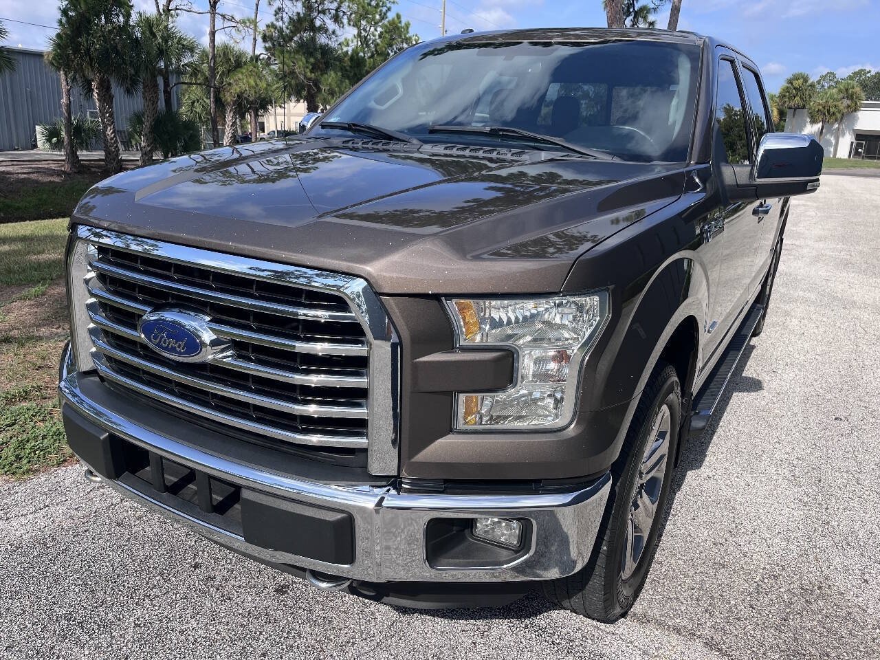 Used 2015 Ford F150 XLT w/ Equipment Group 302A Luxury AWD/4WD image 1