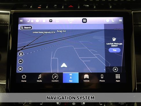 Used 2022 Jeep Grand Cherokee Overland w/ Luxury Tech Group IV image 3