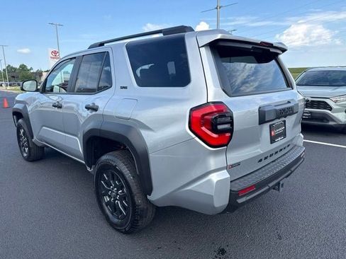Certified 2025 Toyota 4Runner SR5 AWD/4WD image 9