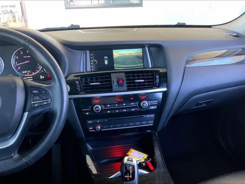 Used 2017 BMW X3 sDrive28i w/ Premium Package image 6