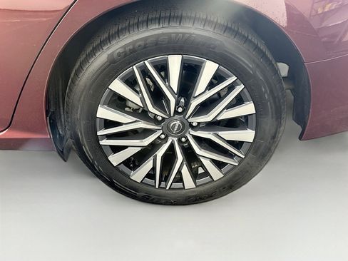 Used 2025 Nissan Altima 2.5 SV image 11