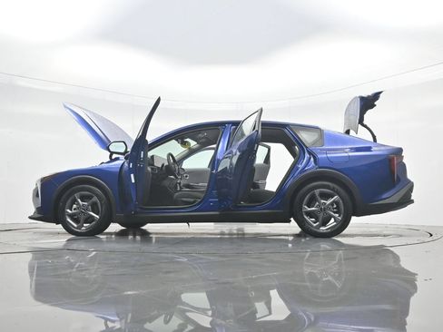 Used 2025 Kia K4 FWD image 44